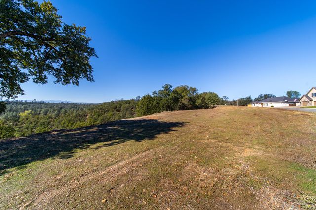 4215 Sunglow Drive, Redding, CA 96001