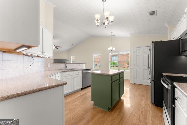 316 Lakeview Bend Circle, Jefferson, GA 30549