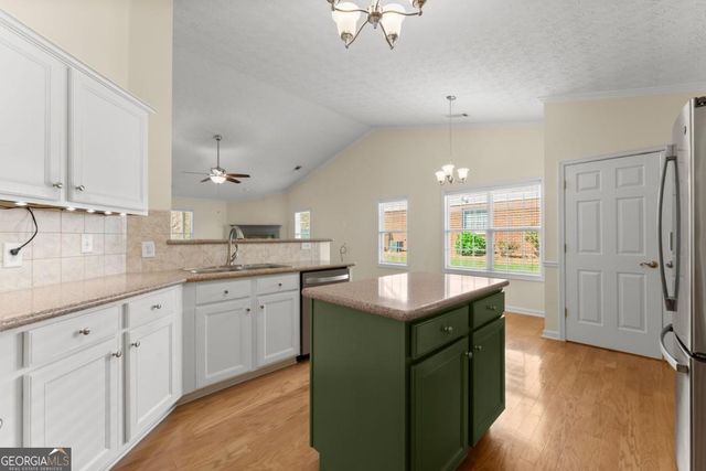 316 Lakeview Bend Circle, Jefferson, GA 30549
