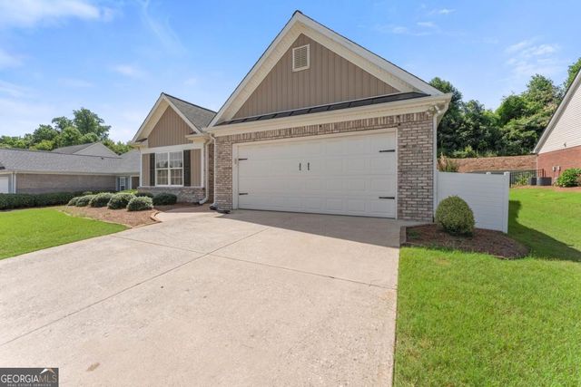316 Lakeview Bend Circle, Jefferson, GA 30549