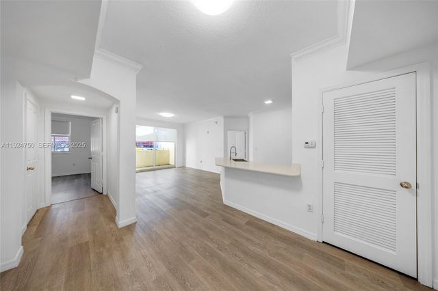 9172 Collins Ave 212, Surfside, FL 33154