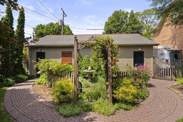 134 Buttles Avenue, Columbus, OH 43215