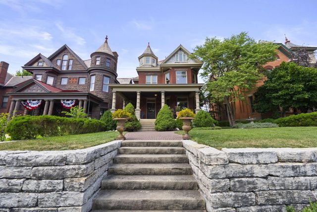134 Buttles Avenue, Columbus, OH 43215