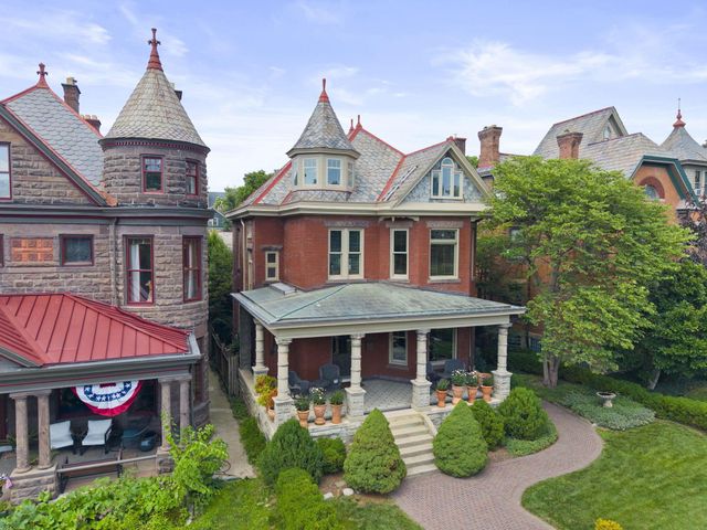 134 Buttles Avenue, Columbus, OH 43215