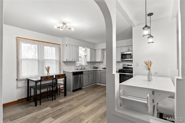 801 Elsworth Place, Ferguson, MO 63135