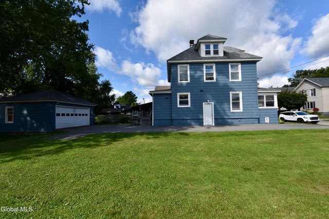 12 Newman Street, Gloversville, NY 12078