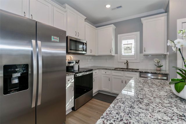 105 N Sina Street, Troutman, NC 28166