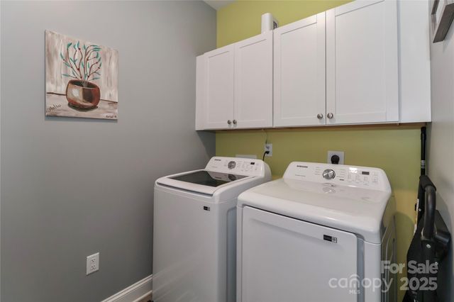 105 N Sina Street, Troutman, NC 28166