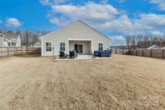 105 N Sina Street, Troutman, NC 28166