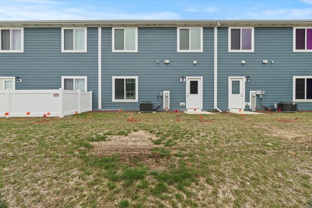 1038 Gillespie Lane 1038, Yorkville, IL 60560