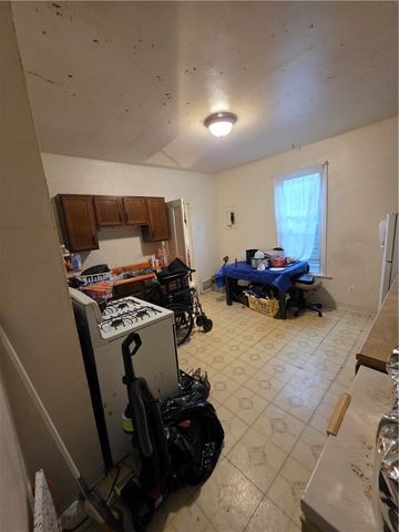 520 E 2nd Ave, Tarentum, PA 15084