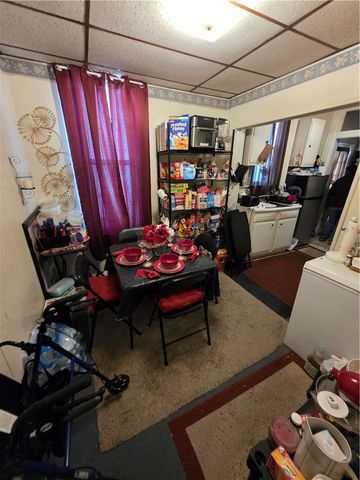 520 E 2nd Ave, Tarentum, PA 15084