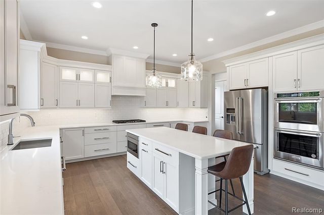 2166 Heidi Dr, Oxford, MI 48370