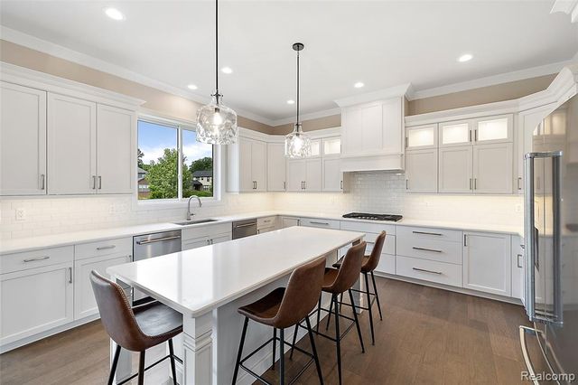 2166 Heidi Dr, Oxford, MI 48370