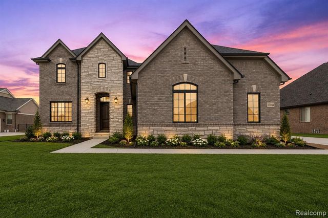 2166 Heidi Dr, Oxford, MI 48370