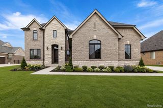 2166 Heidi Dr, Oxford, MI 48370