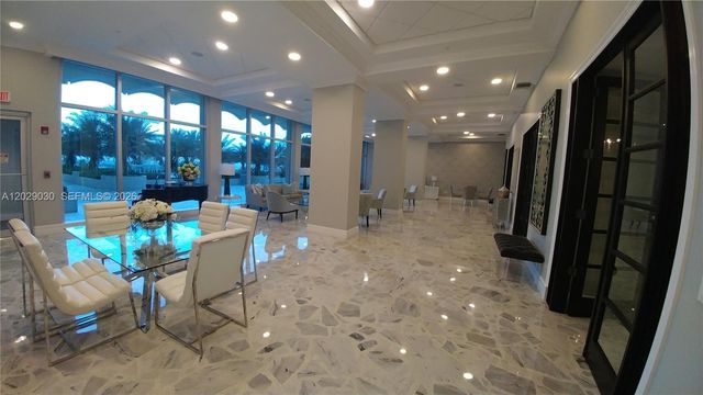 2501 S Ocean Dr L04, Hollywood, FL 33019