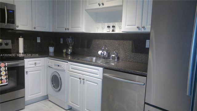 2501 S Ocean Dr L04, Hollywood, FL 33019