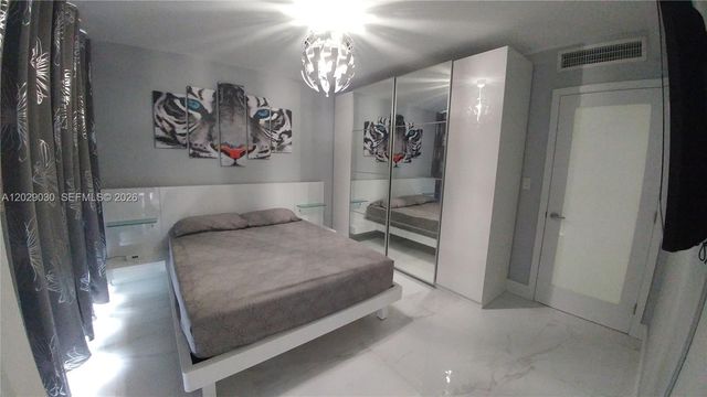 2501 S Ocean Dr L04, Hollywood, FL 33019