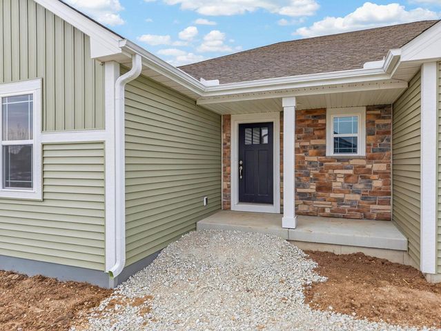 925 Cardinal LANE, Mukwonago, WI 53149