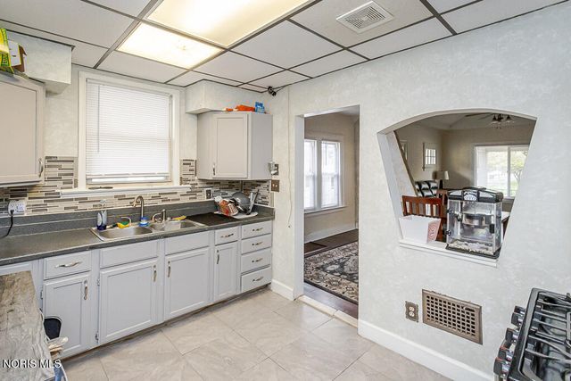 4151 Jackman Road, Toledo, OH 43612