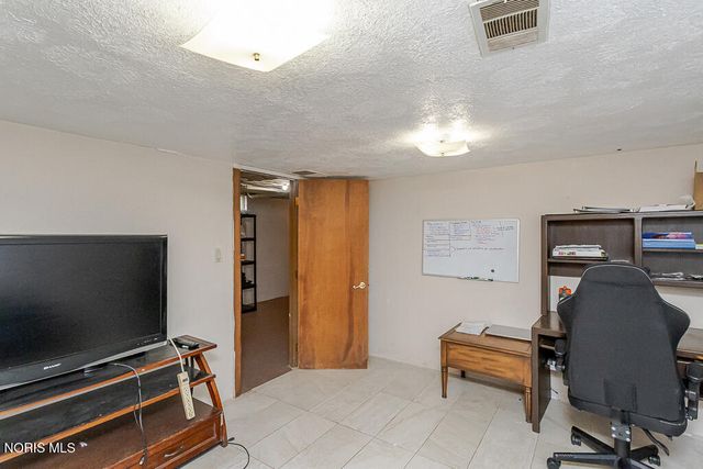 4151 Jackman Road, Toledo, OH 43612