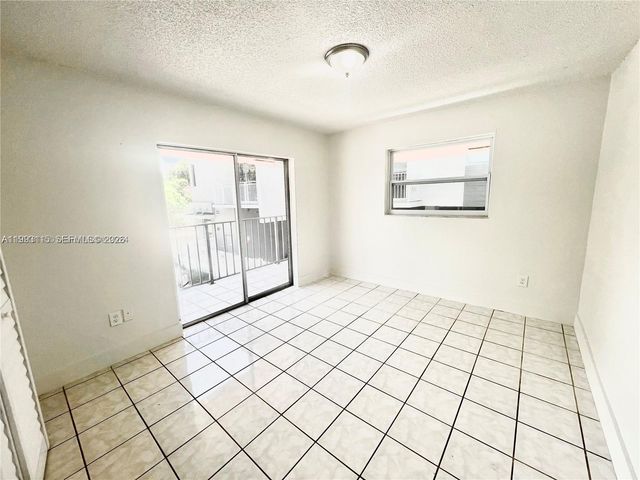 951 SW 7th St 4, Miami, FL 33130