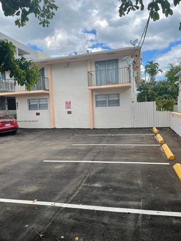 951 SW 7th St 4, Miami, FL 33130