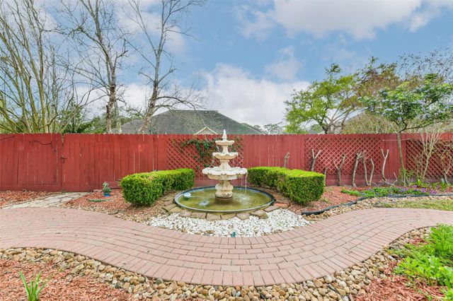 18743 Duke Lake Drive, Spring, TX 77388