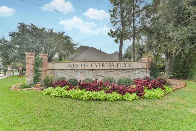 18743 Duke Lake Drive, Spring, TX 77388