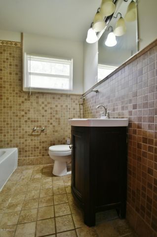 2101 MAPLE LEAF Drive E, Jacksonville, FL 32211
