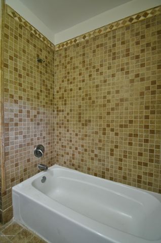 2101 MAPLE LEAF Drive E, Jacksonville, FL 32211