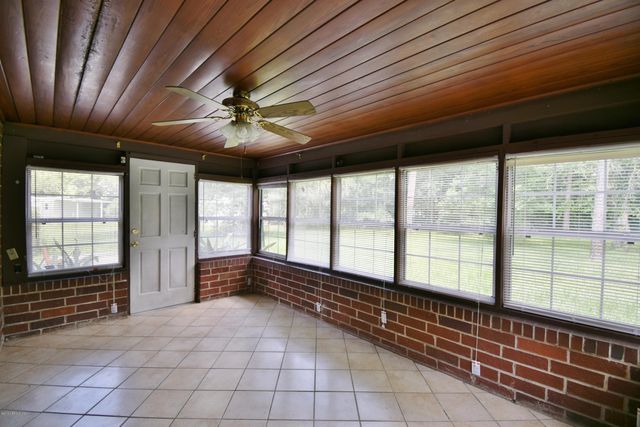 2101 MAPLE LEAF Drive E, Jacksonville, FL 32211