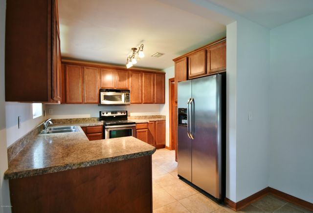 2101 MAPLE LEAF Drive E, Jacksonville, FL 32211