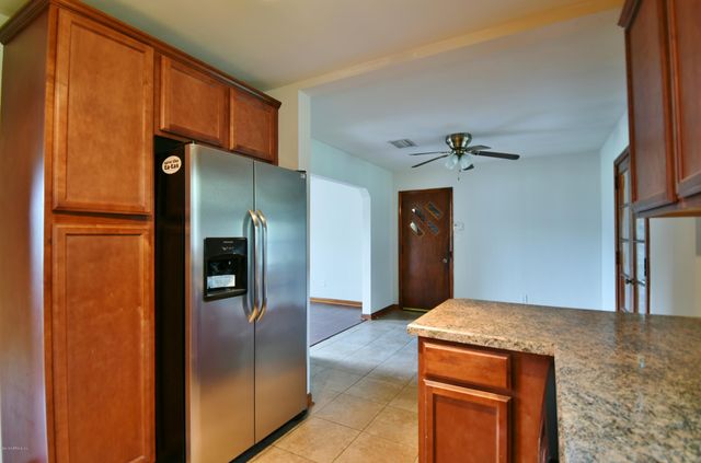 2101 MAPLE LEAF Drive E, Jacksonville, FL 32211