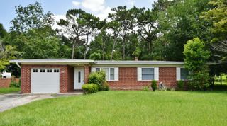 2101 MAPLE LEAF Drive E, Jacksonville, FL 32211
