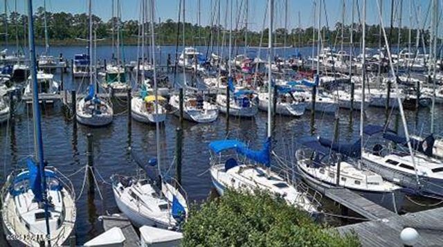 1121 Barkentine Drive, New Bern, NC 28560