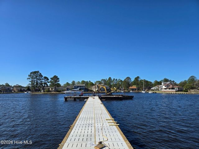 1121 Barkentine Drive, New Bern, NC 28560
