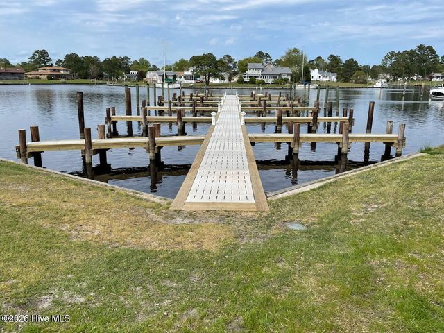 1121 Barkentine Drive, New Bern, NC 28560