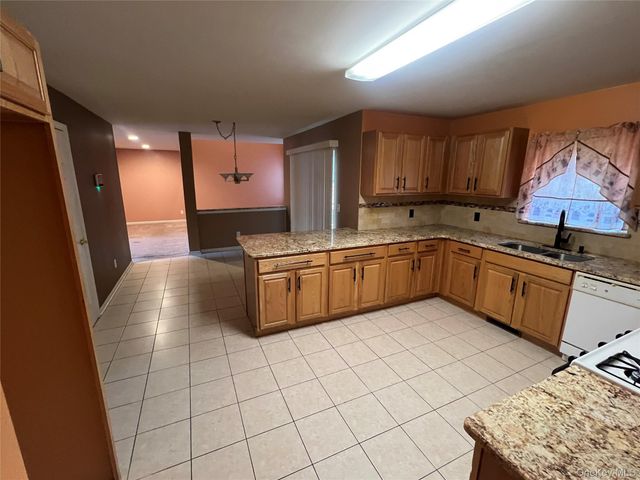10 Johanna Drive, Newburgh, NY 12550