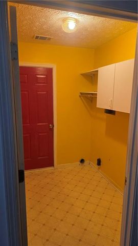 911 Stonemill Manor, Lithonia, GA 30058