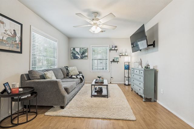 2418 W 5th Street, Irving, TX 75060