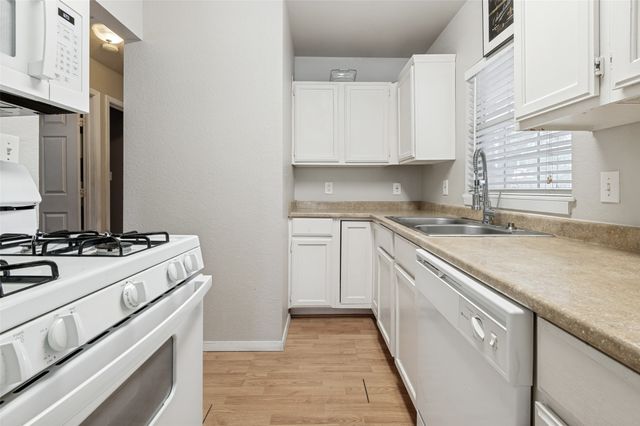 2418 W 5th Street, Irving, TX 75060