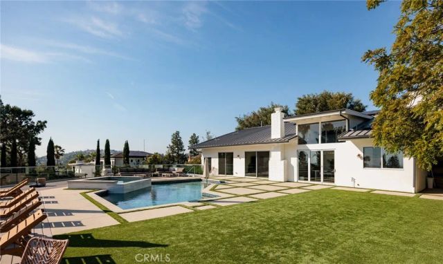 1452 Cloyden Road, North Tustin, CA 92705