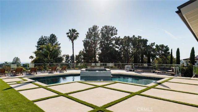 1452 Cloyden Road, North Tustin, CA 92705