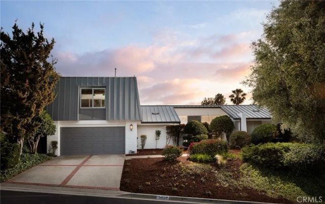 1452 Cloyden Road, North Tustin, CA 92705