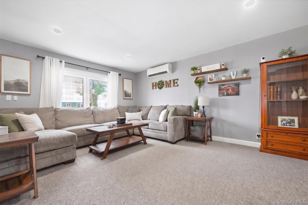 293 Roosevelt Avenue, Freeport, NY 11520 — photo 4