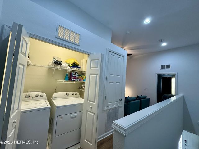 6789 ROUNDLEAF DR. Drive, Jacksonville, FL 32258