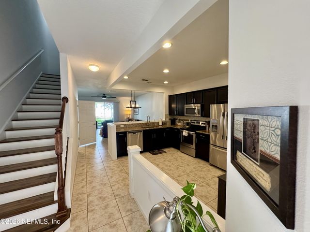 6789 ROUNDLEAF DR. Drive, Jacksonville, FL 32258