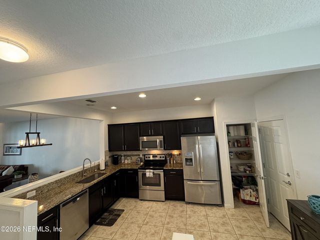 6789 ROUNDLEAF DR. Drive, Jacksonville, FL 32258